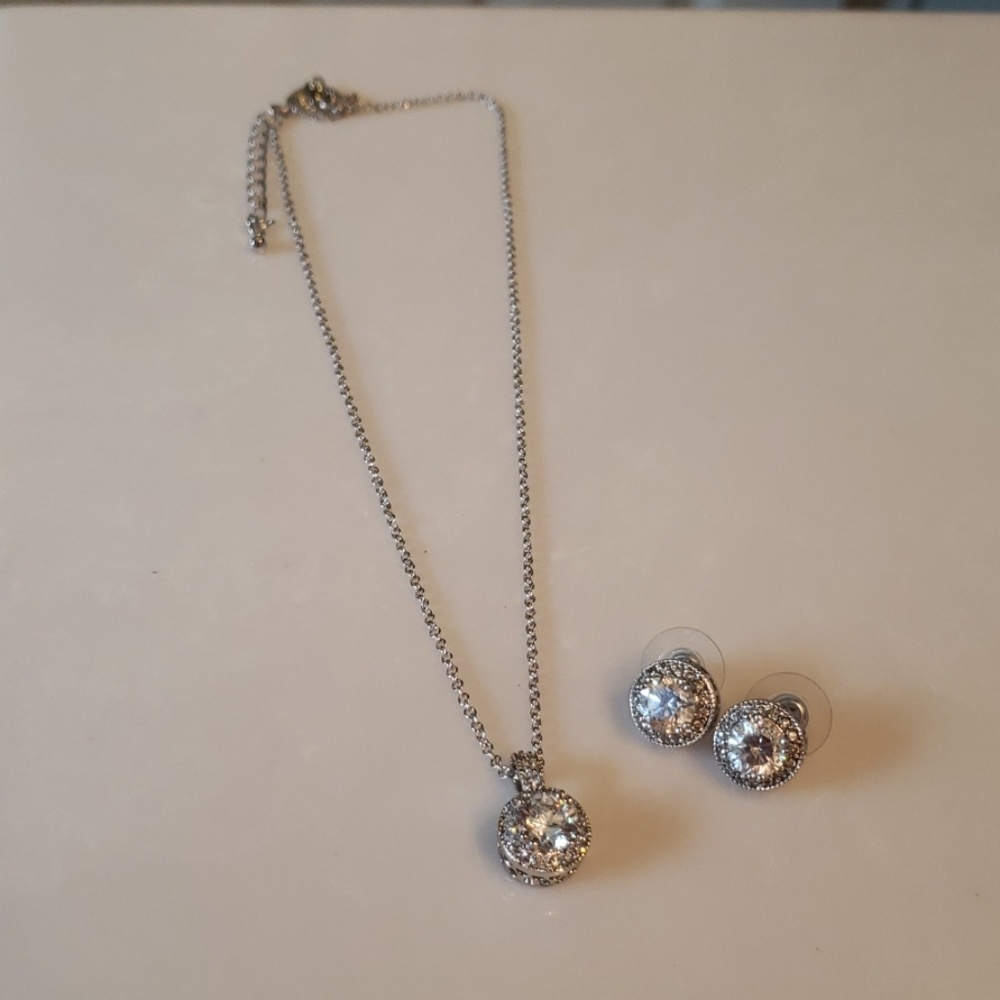 Premier Design Necklace and Matching Earrings